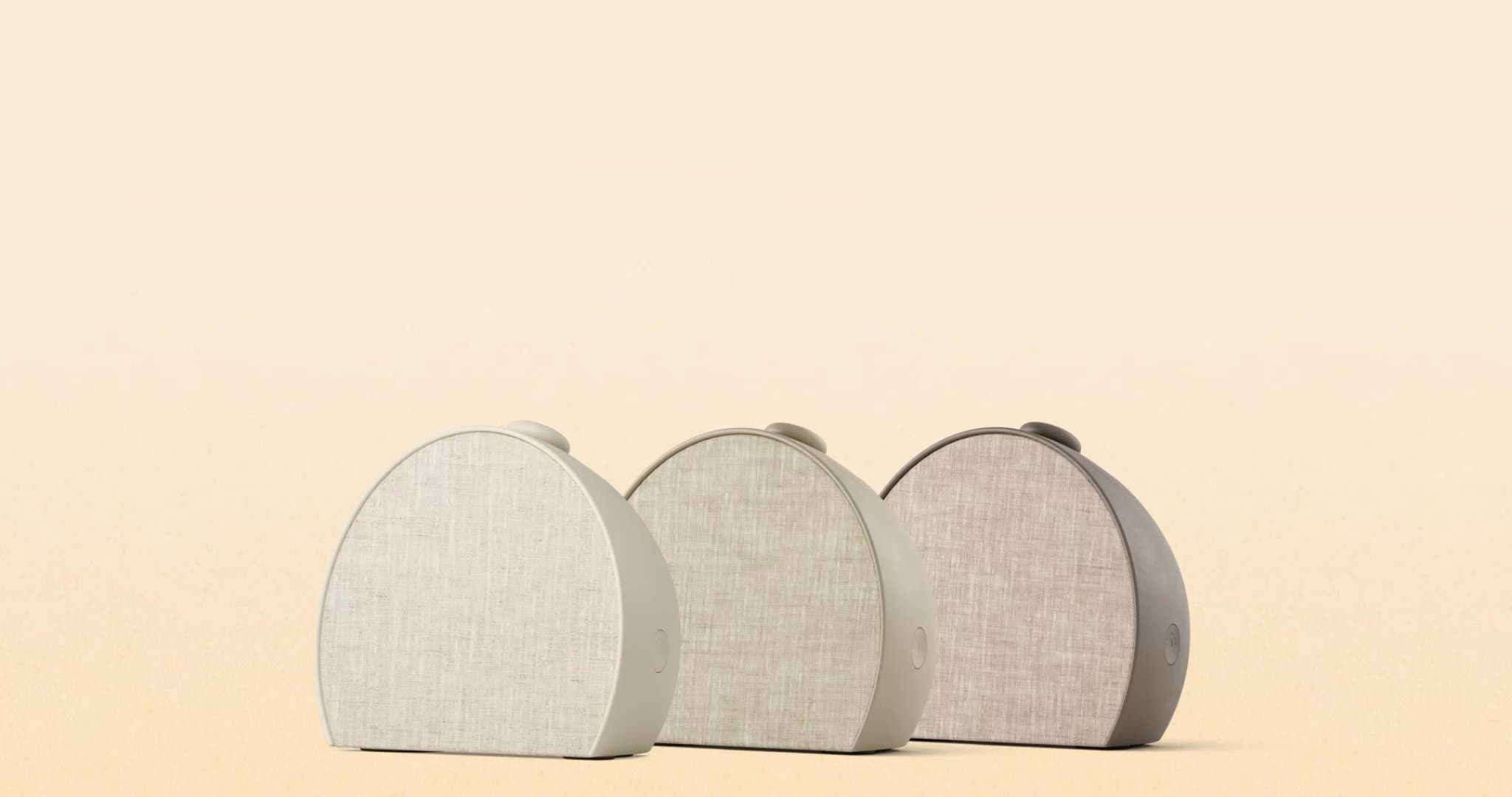 Front view of the Hatch Restore 3 transitioning into all 3 colorways next to each other