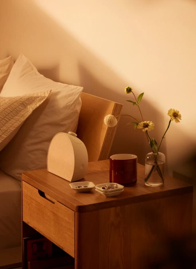 Restore 3 on a nightstand